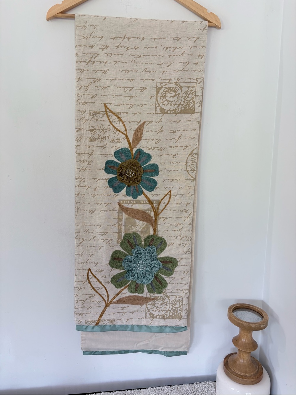 PIER 1 IMPORT 13" x 72" Embroidered Azure Verde Floral Table Runner Cottage Boho